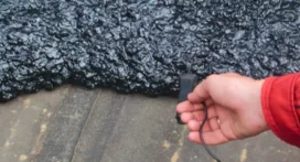 Устройство гидроизоляции из цементных растворов, горячих асфальтовых смесей и литой гидроизоляции.